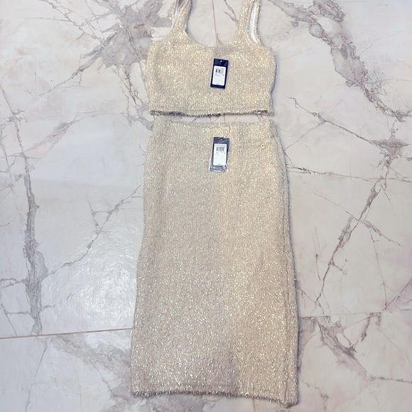 Guess Dresses & Skirts - Guess 2 piece crop tank /skirt size Xs